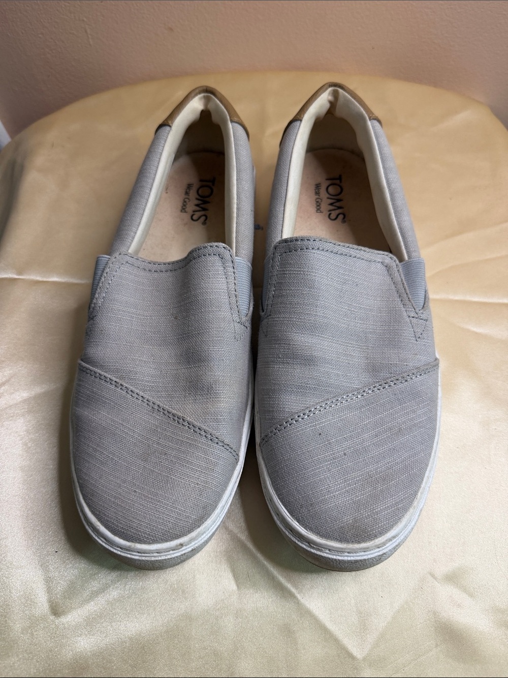 Toms Men’s Slip-On Loafers in Light Gray Canvas with Tan Heel